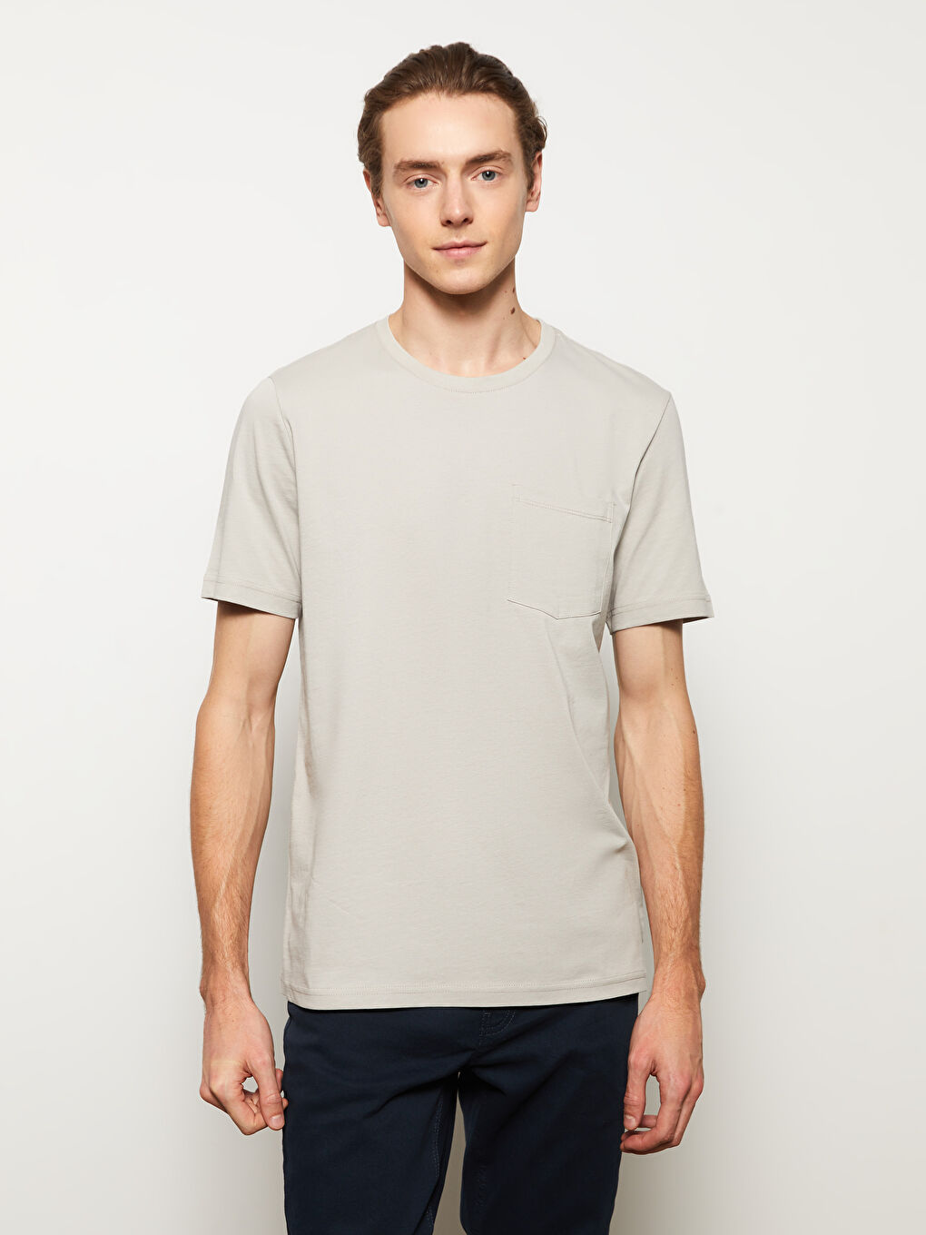 تيشيرت رجالي بياقة دائرية وكم قصير-1
