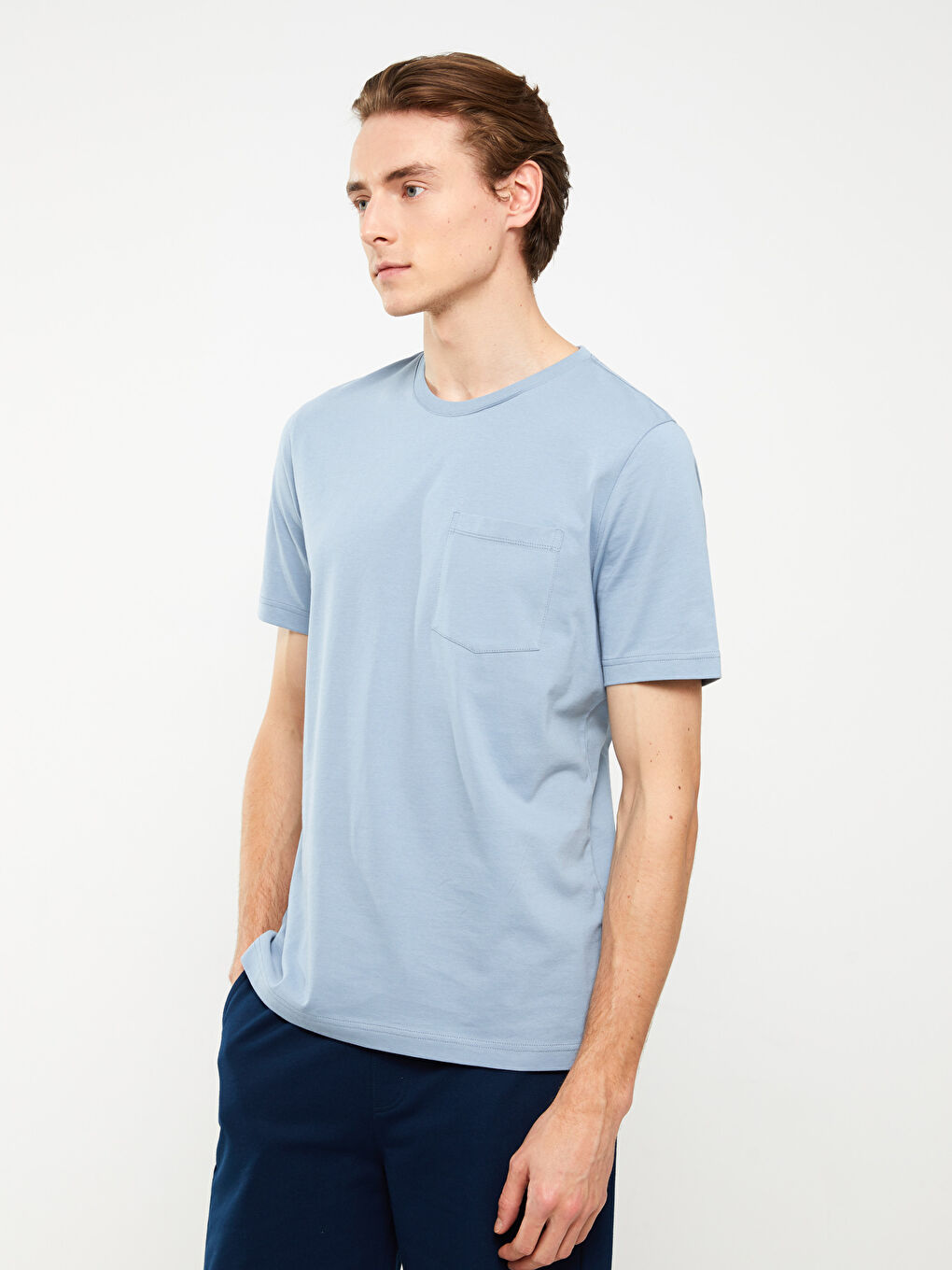 تيشيرت رجالي بياقة دائرية وكم قصير-1