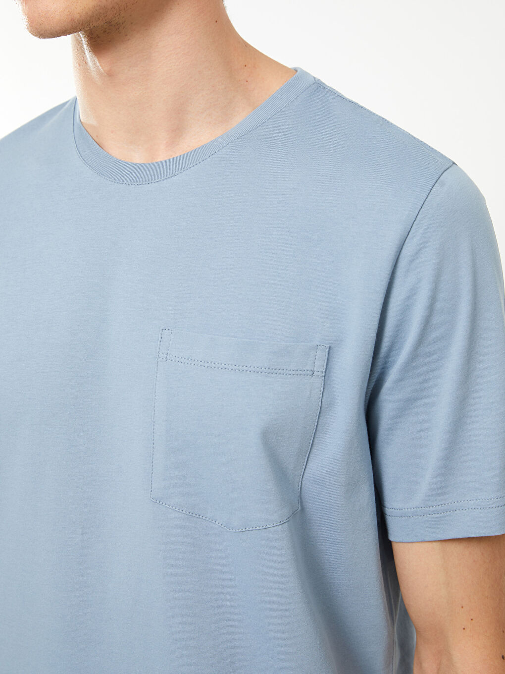 تيشيرت رجالي بياقة دائرية وكم قصير-3