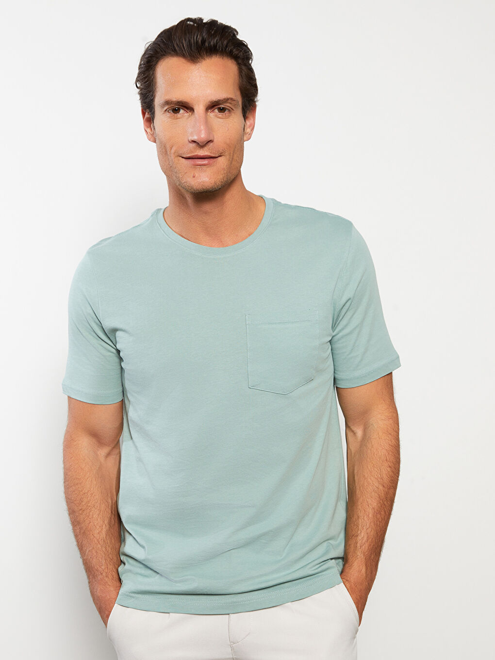 تيشيرت رجالي بياقة دائرية وكم قصير