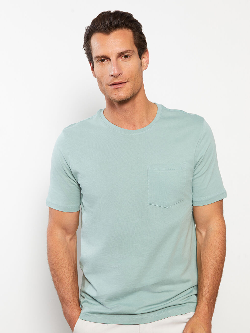 تيشيرت رجالي بياقة دائرية وكم قصير-1