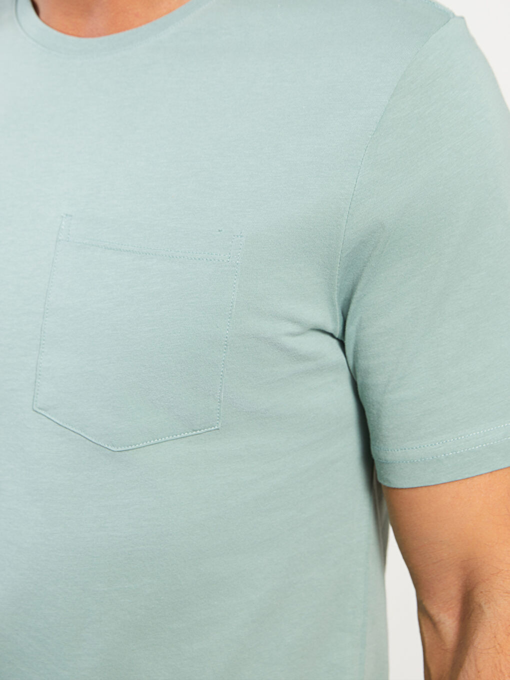 تيشيرت رجالي بياقة دائرية وكم قصير-3