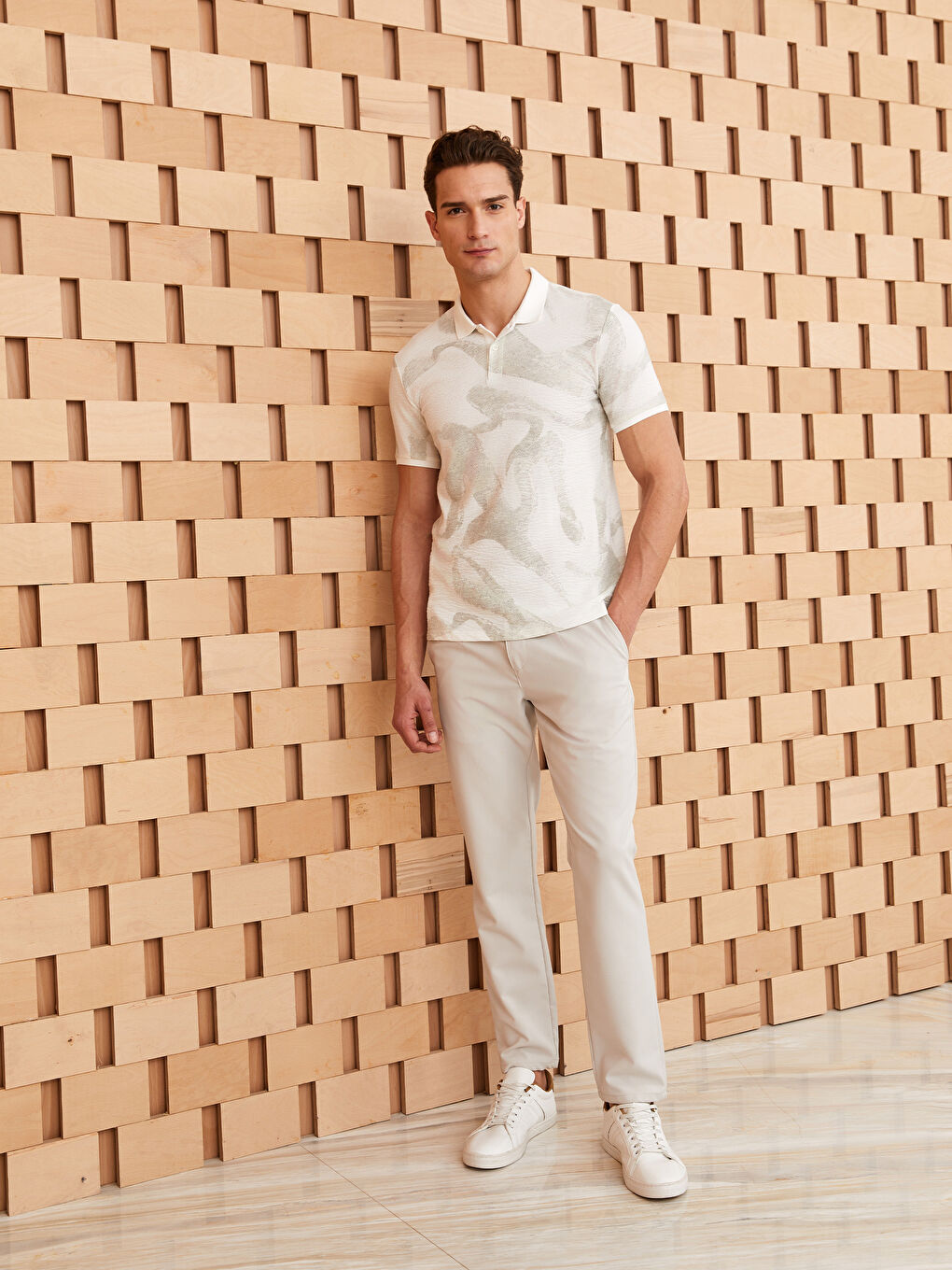 Gri Polo Yaka Kısa Kollu Desenli Erkek Tişört-2