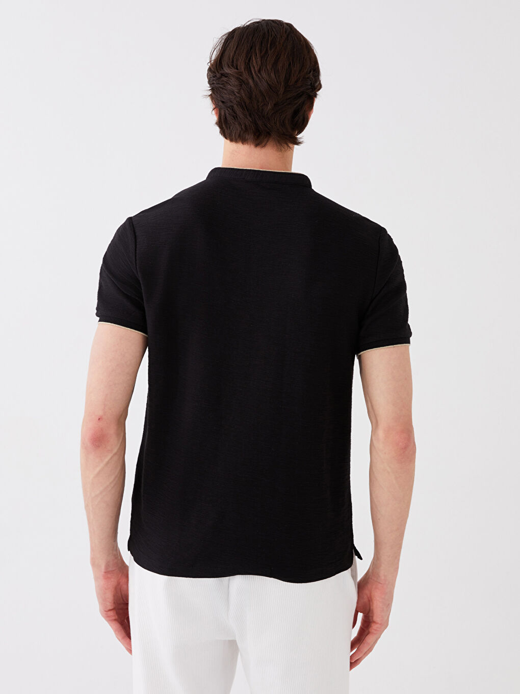 Siyah Hakim Yaka Kısa Kollu Erkek Tişört-4