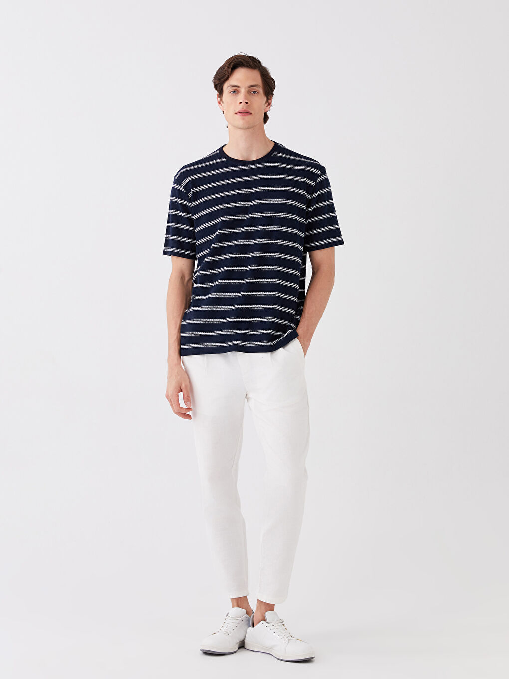 Lacivert Bisiklet Yaka Kısa Kollu Çizgili Keten Karışımlı Erkek Tişört-3