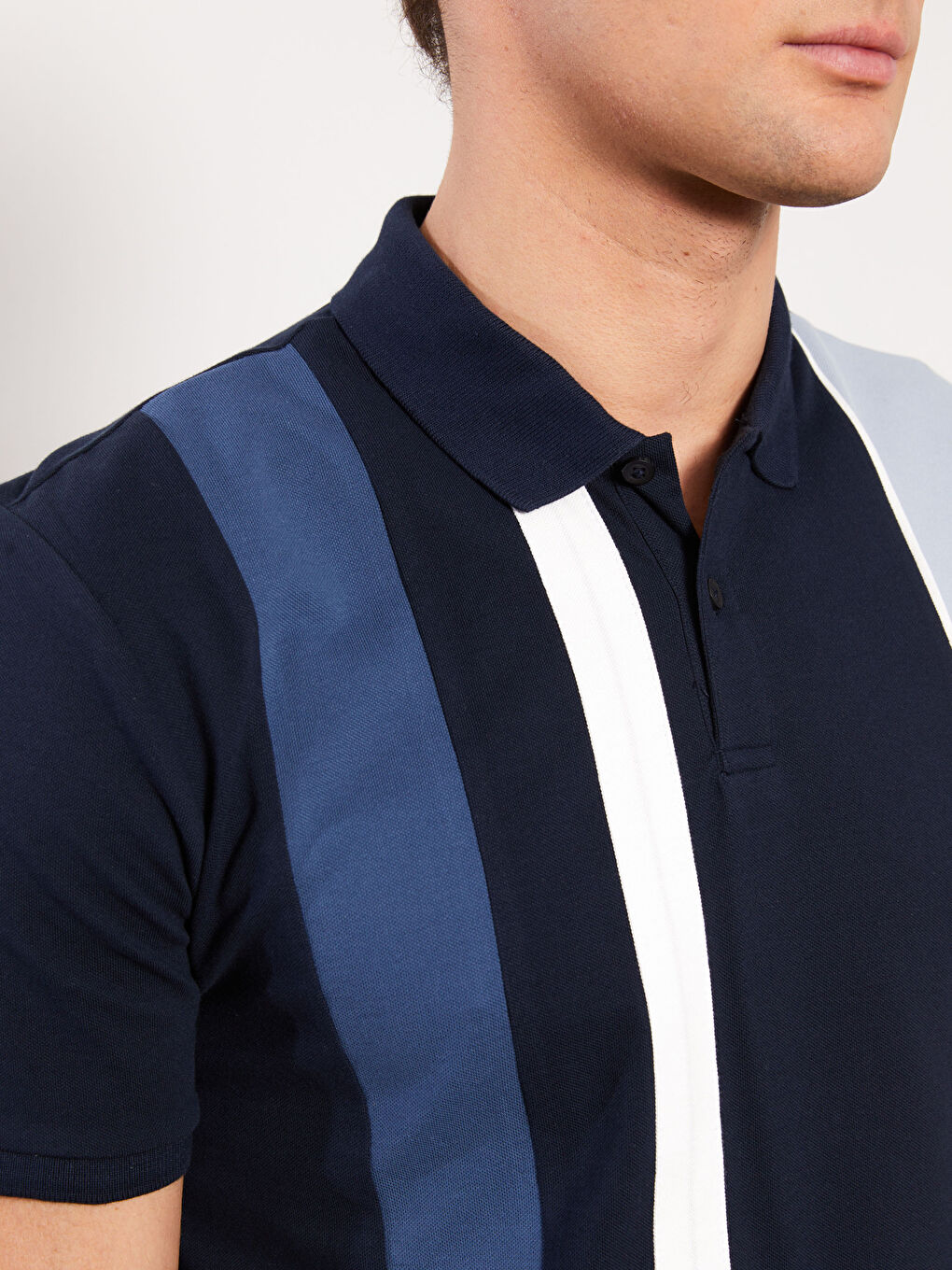 T-shirt pour Hommes à Col roulé, Manches courtes, Bloc de couleurs, en Piqué-3