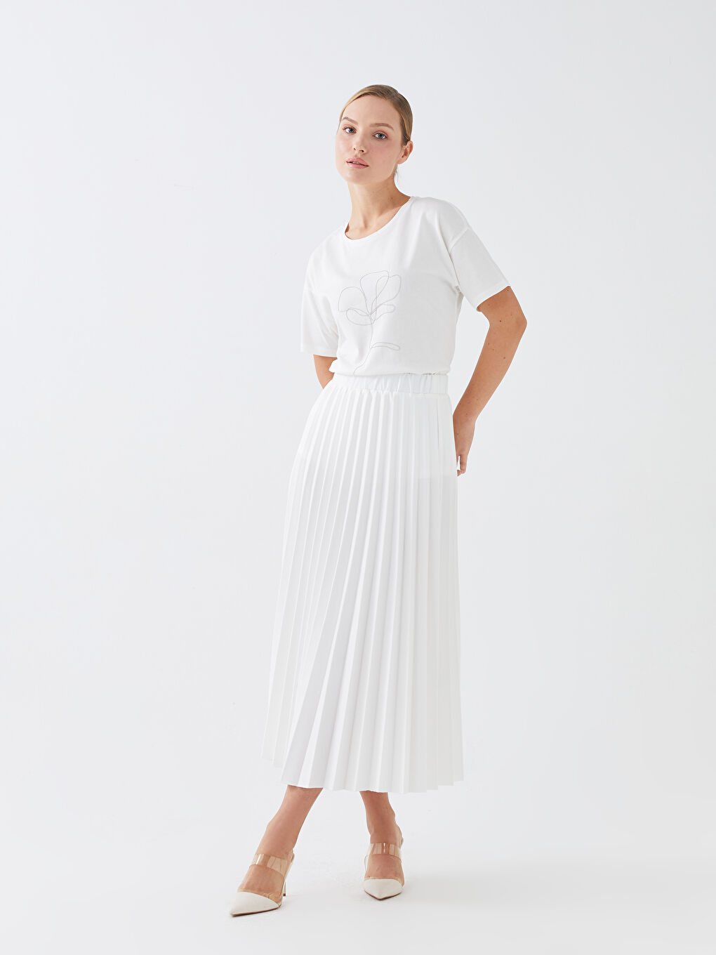 Ekru Bisiklet Yaka Baskılı Kısa Kollu Kadın Tişört-2