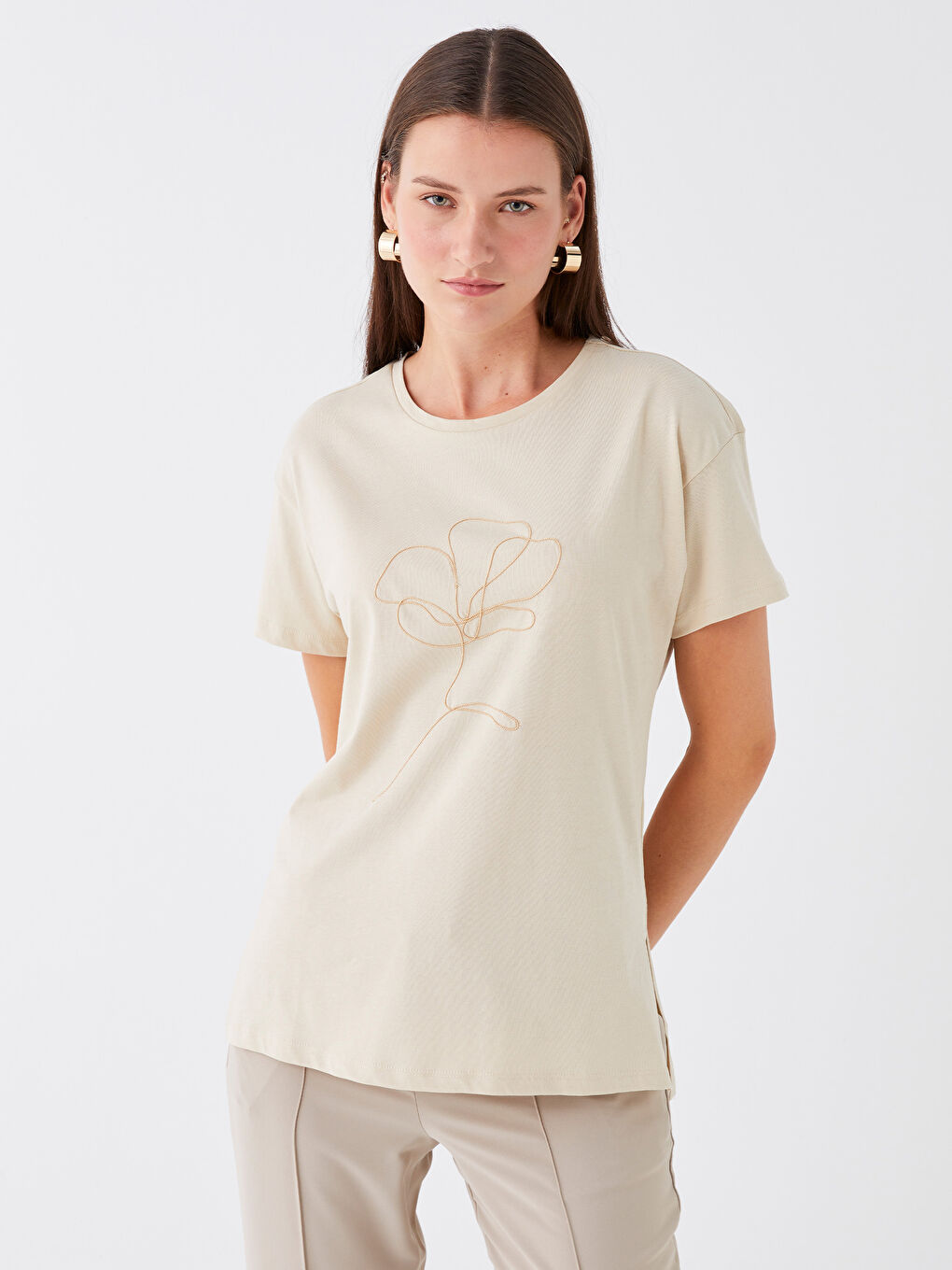 Bej Bisiklet Yaka Baskılı Kısa Kollu Kadın Tişört