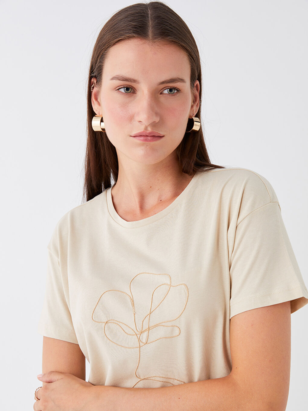 Bej Bisiklet Yaka Baskılı Kısa Kollu Kadın Tişört-1