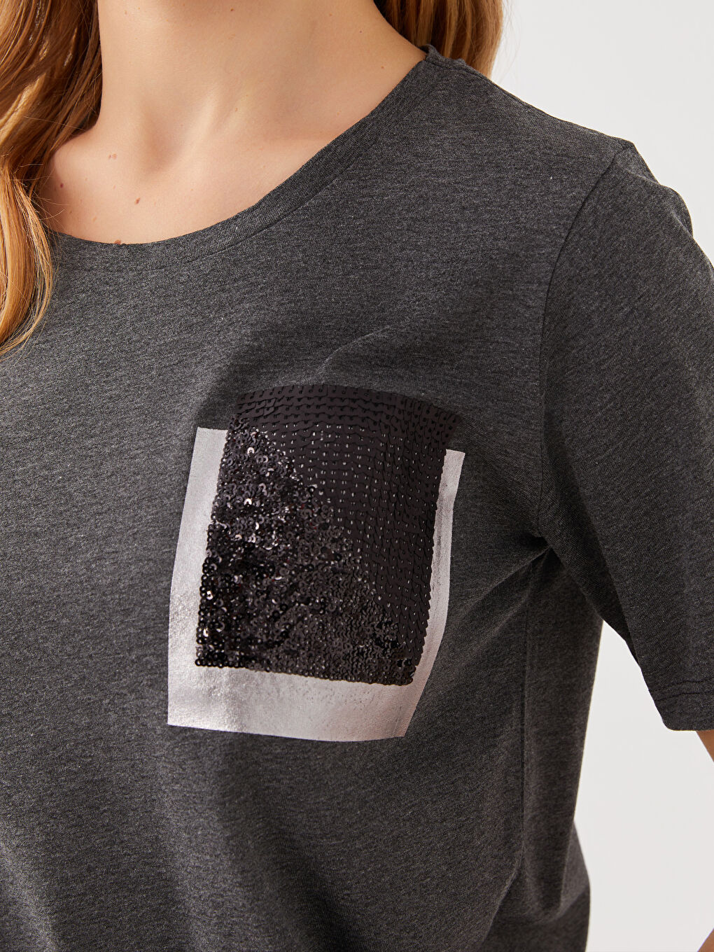 Crew Neck Sequins Embroidered Short Sleeve  Women's T-Shirt-3