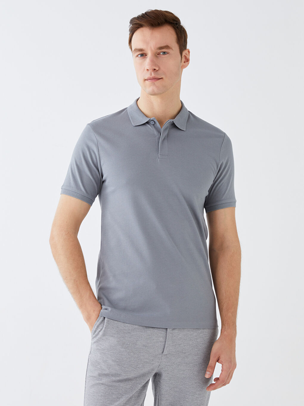 تيشيرت بياقة بولو كم قصير بيكيه للرجال