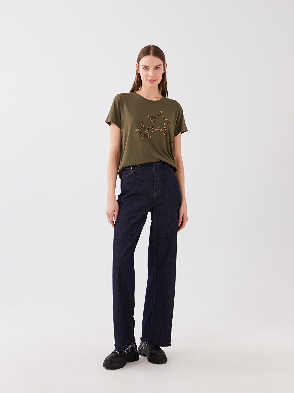 Haki Bisiklet Yaka Pul Payetli Kısa Kollu Kadın Tişört-2