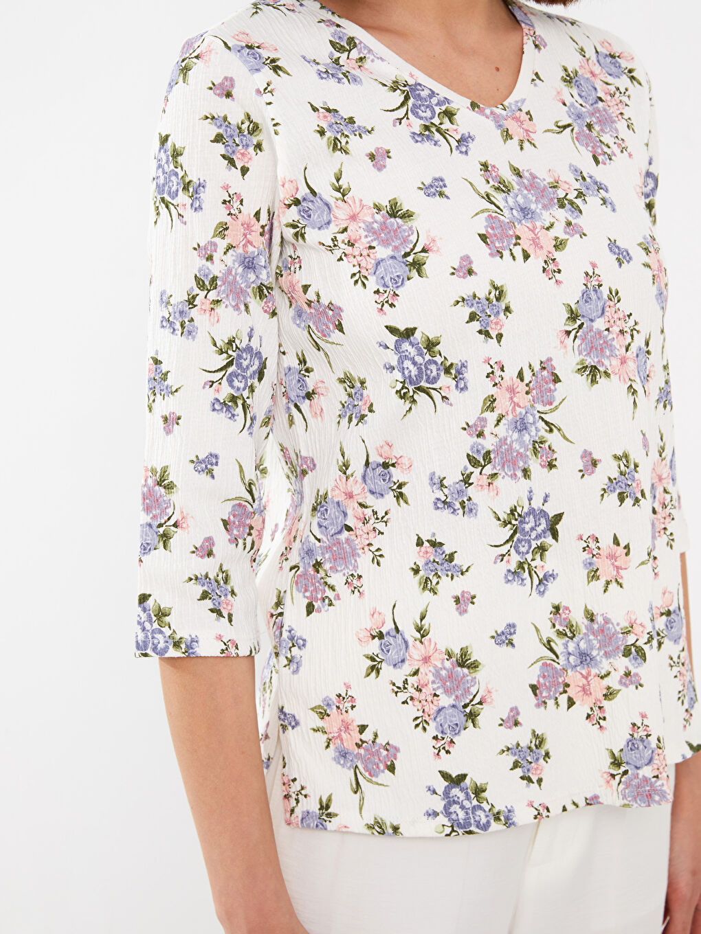 Mavi V Yaka Desenli Kadın Bluz-3