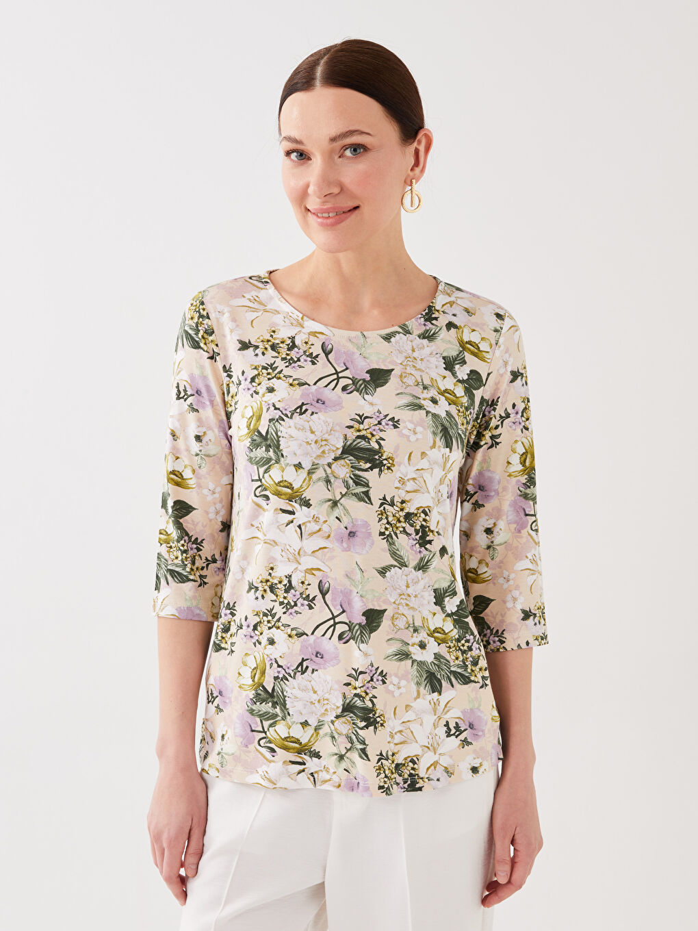 بلوزة نسائية بنقشة وياقة دائرية-1