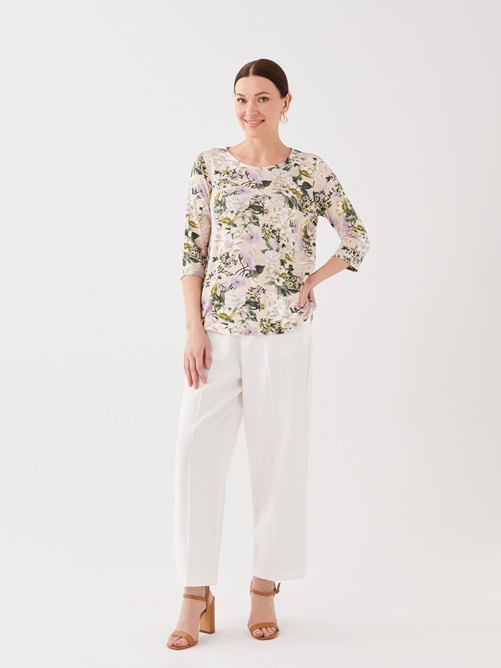 بلوزة نسائية بنقشة وياقة دائرية-2