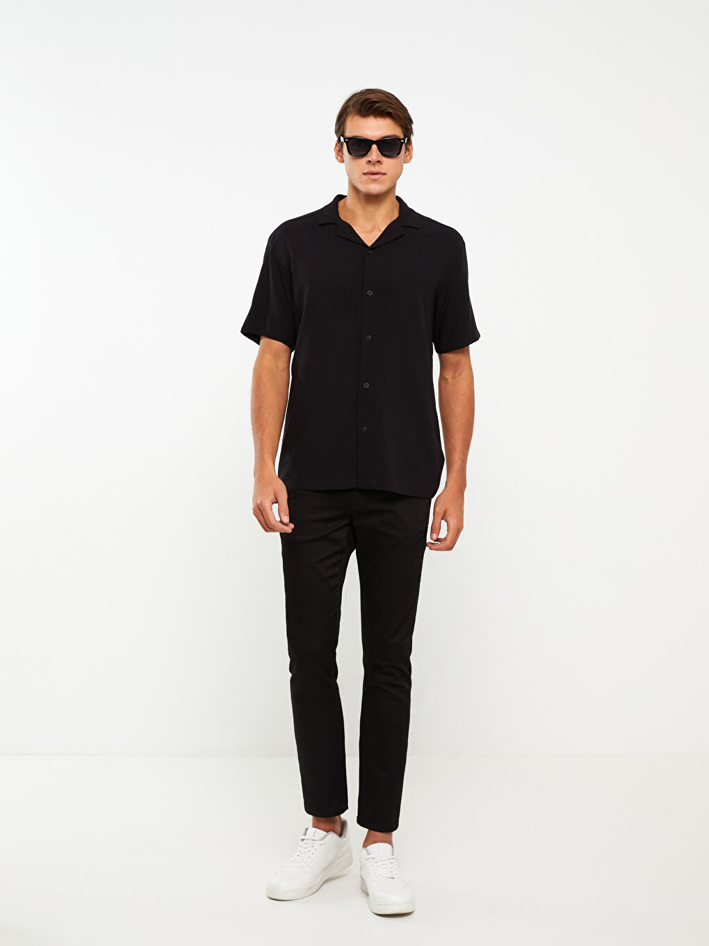 Siyah Regular Fit Resort Yaka Kısa Kollu Erkek Gömlek-1
