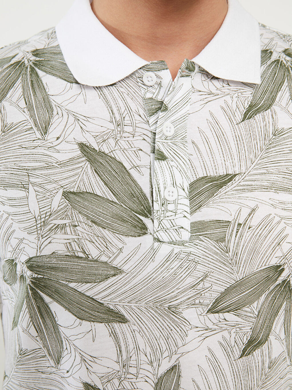 Beyaz Polo Yaka Kısa Kollu Desenli Erkek Tişört-3