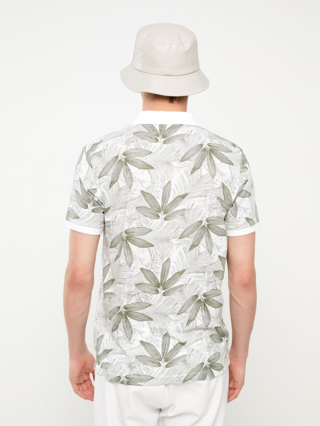 Beyaz Polo Yaka Kısa Kollu Desenli Erkek Tişört-4