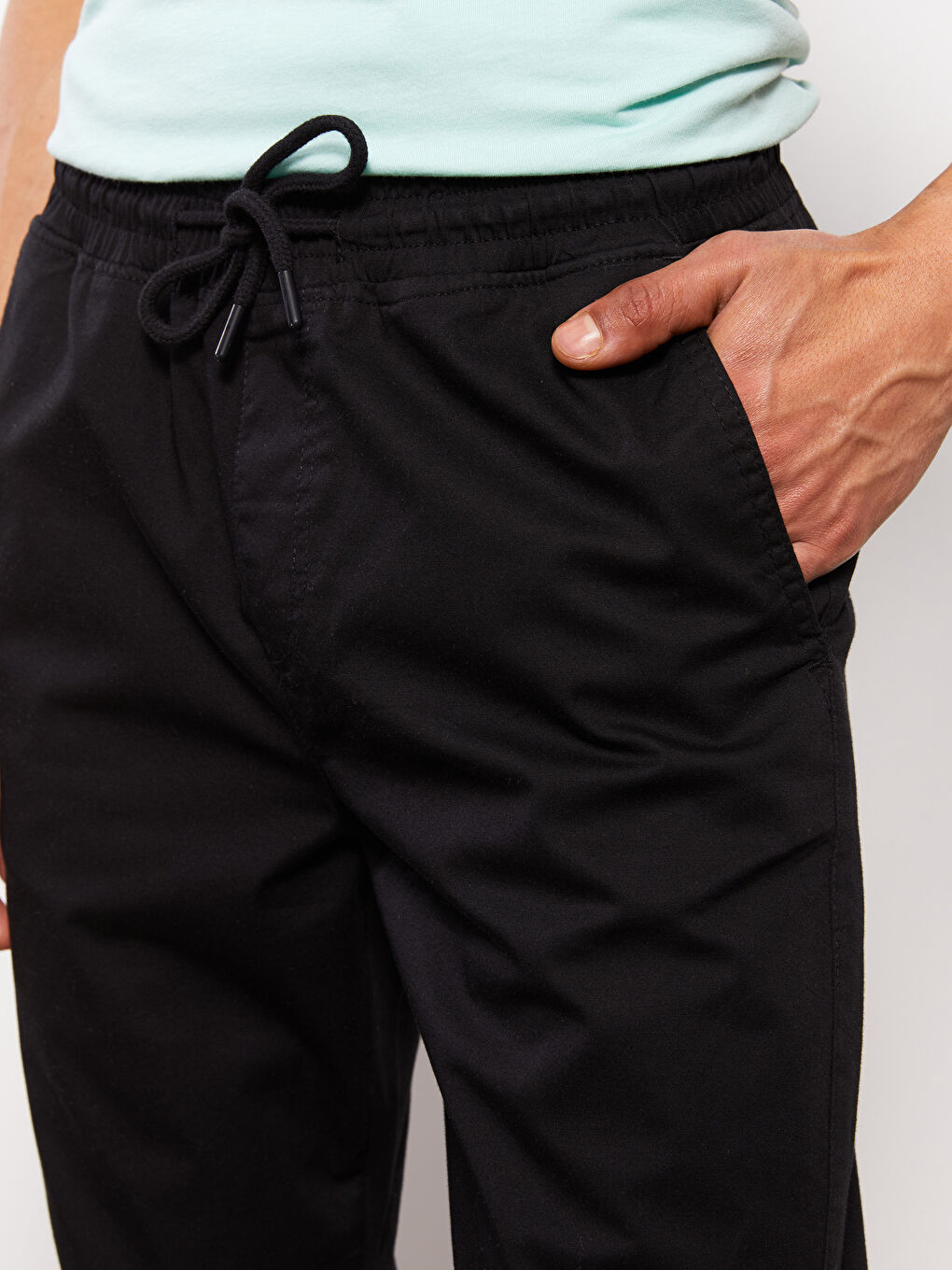 Siyah Standart Kalıp Gabardin Erkek Jogger Pantolon-4