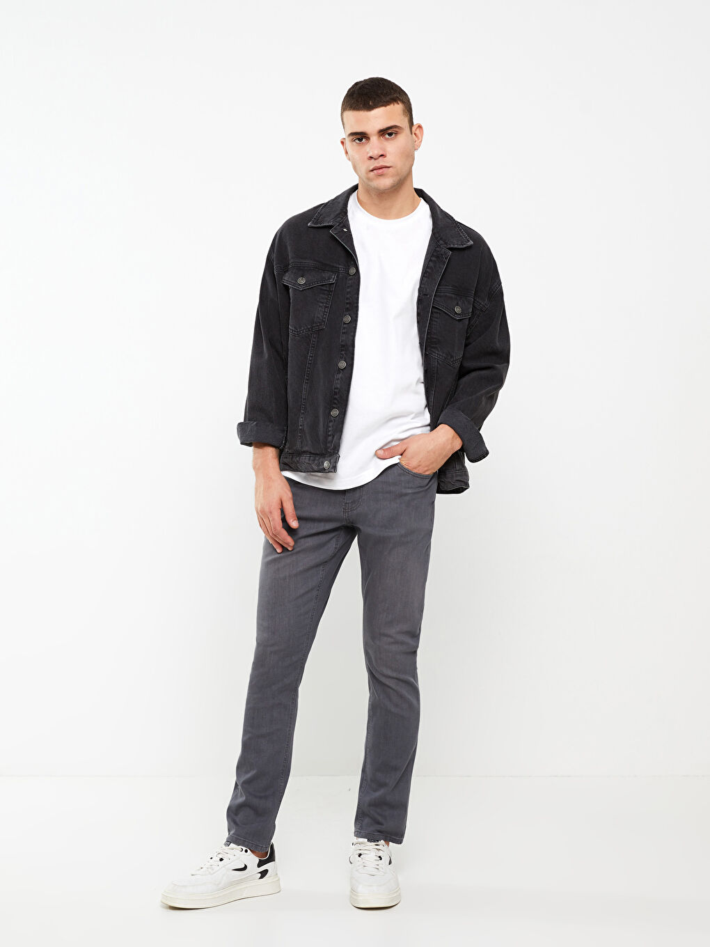 779 جينز بقصة عادية للرجال