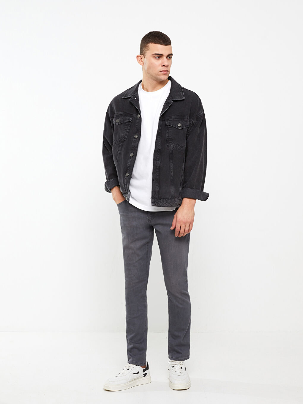 779 جينز بقصة عادية للرجال-1