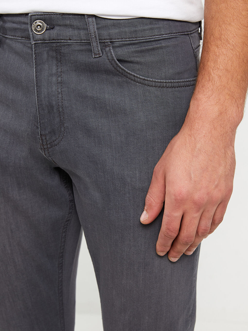 779 جينز بقصة عادية للرجال-3