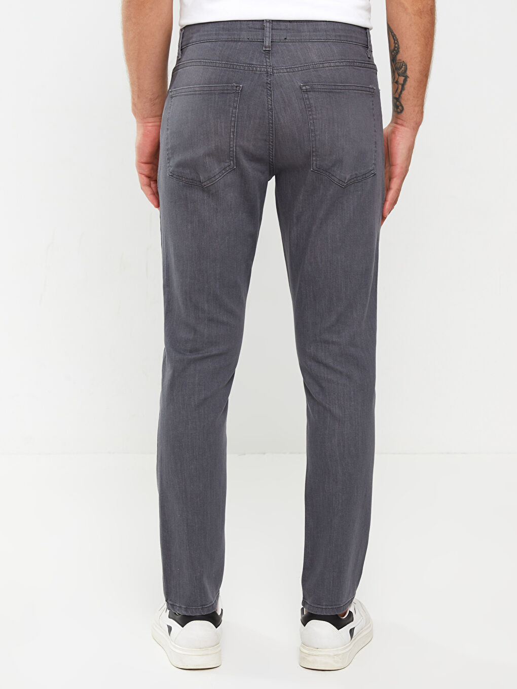 779 جينز بقصة عادية للرجال-4