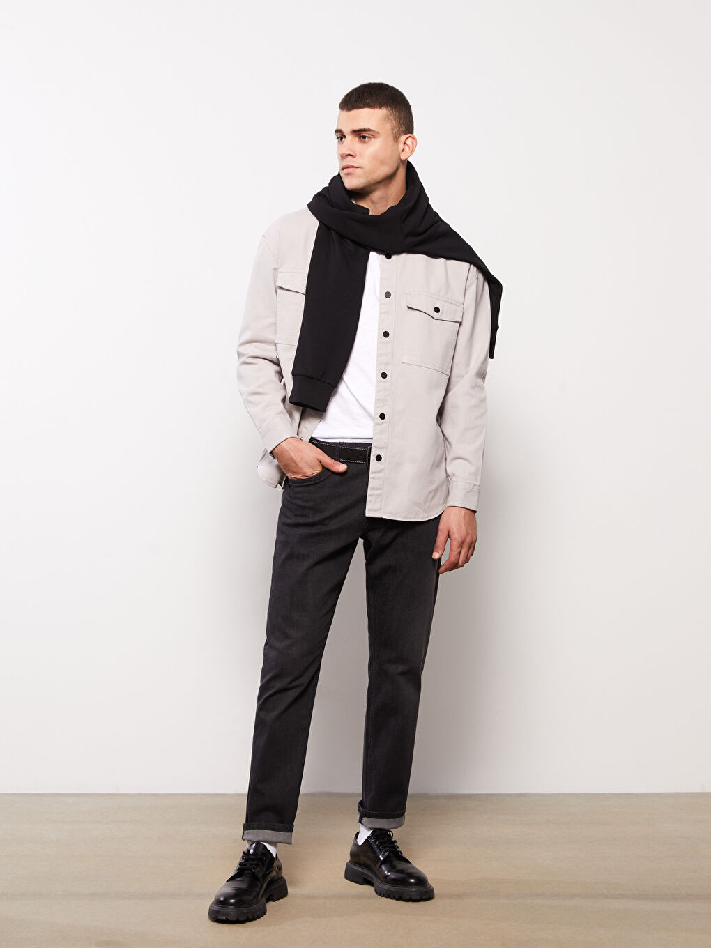 779 جينز بقصة عادية للرجال-1