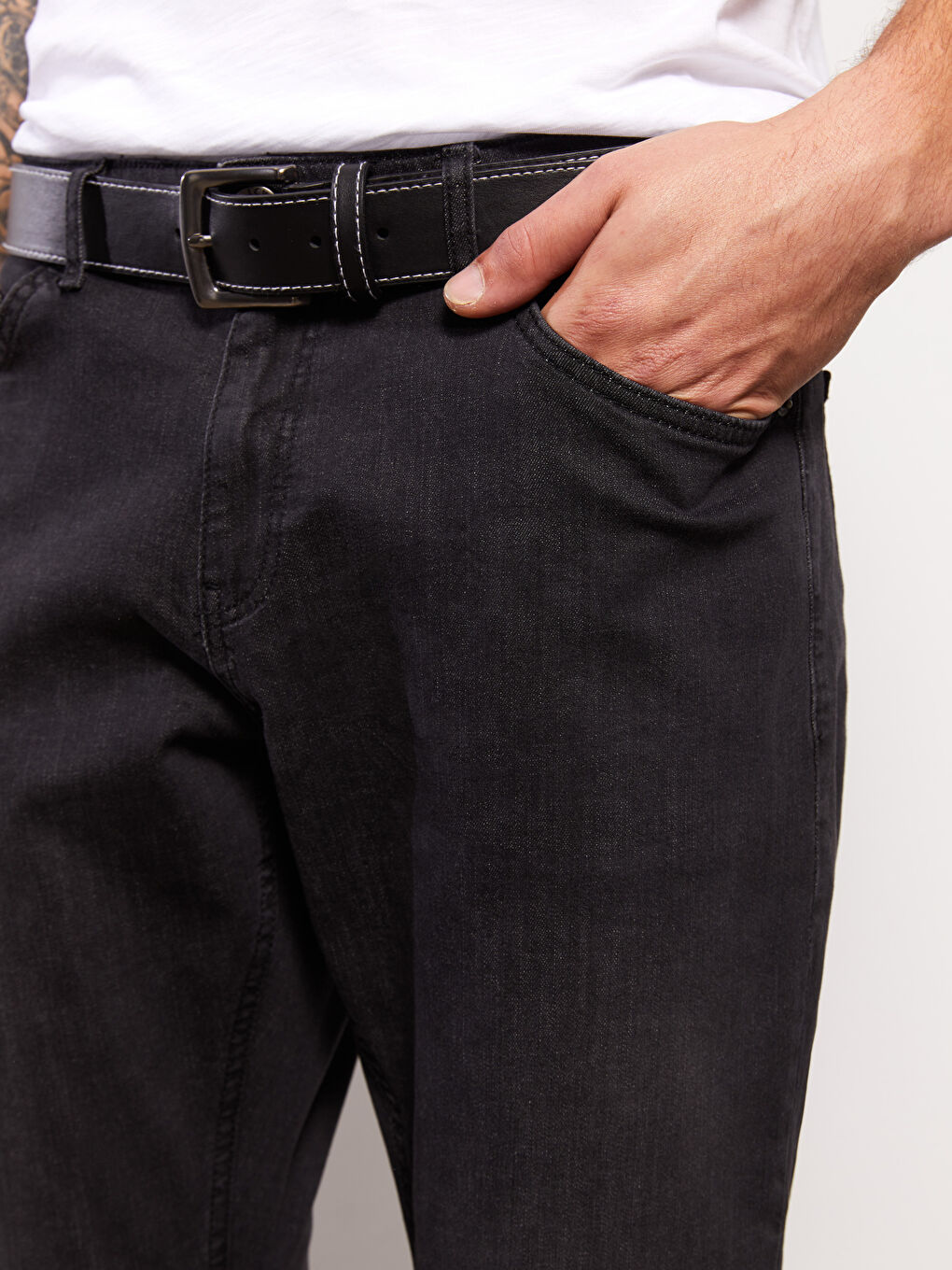 779 جينز بقصة عادية للرجال-2