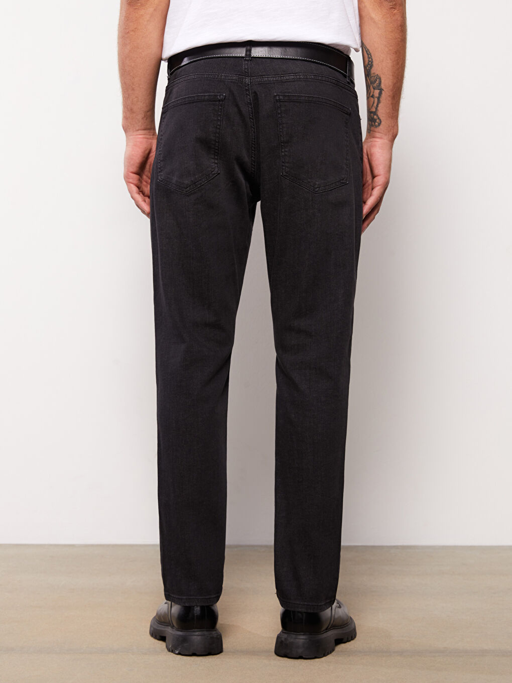 779 جينز بقصة عادية للرجال-4