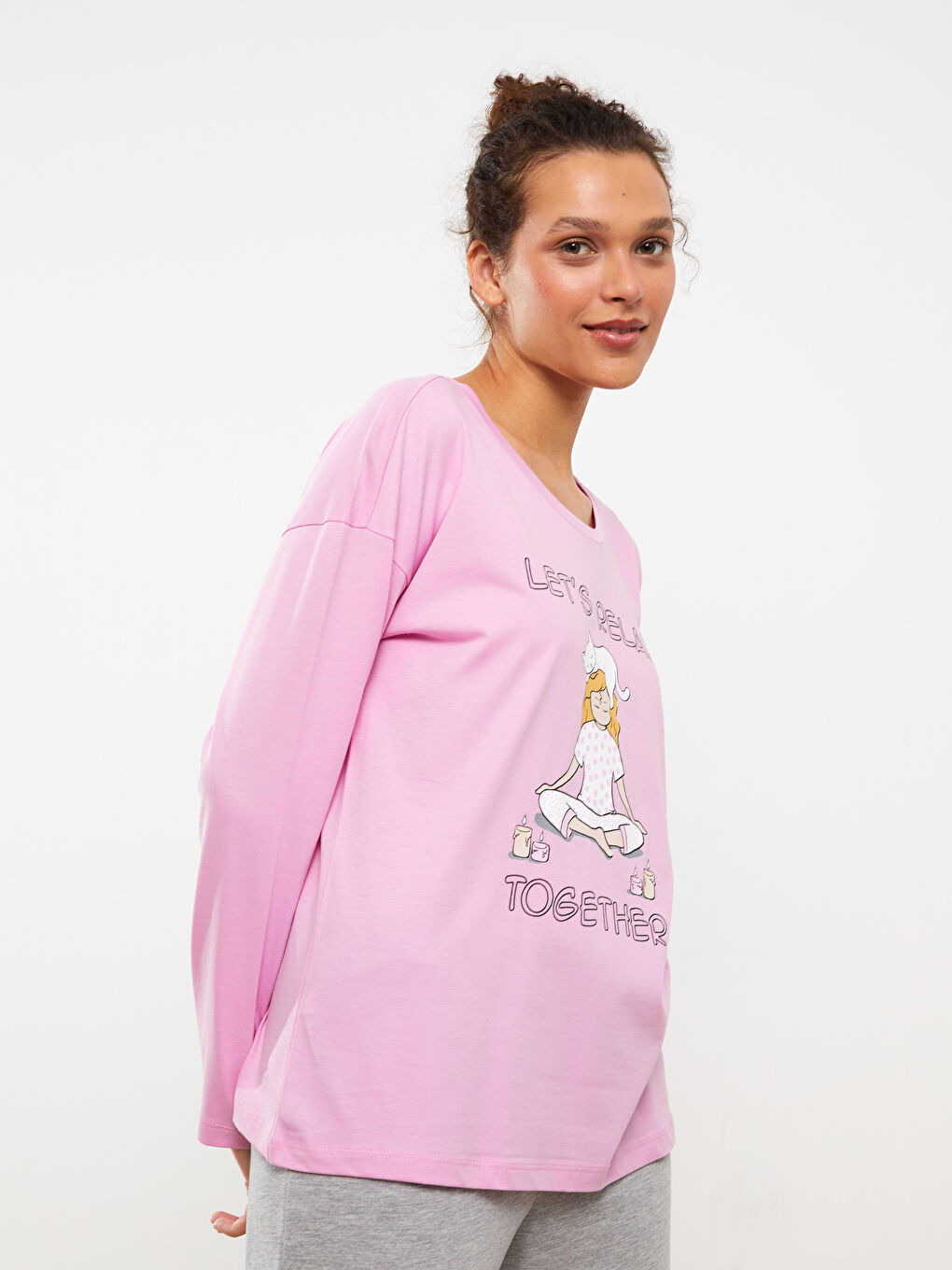 طقم بيجامة كم طويل مطبوع بياقة دائرية للسيدات-2