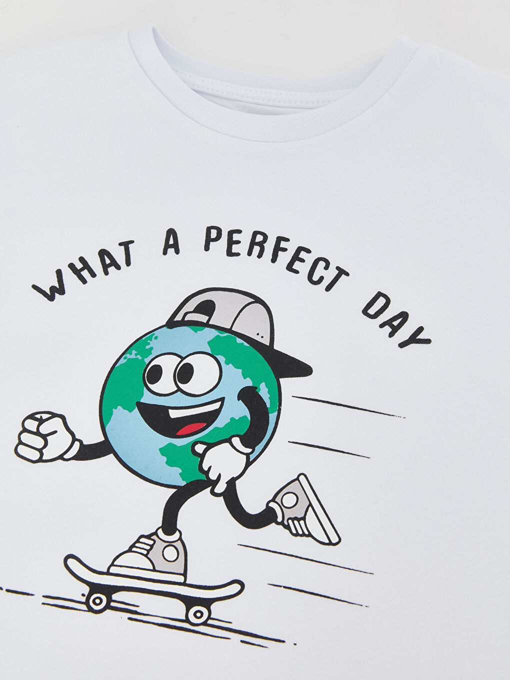 Beyaz Bisiklet Yaka Baskılı Kısa Kollu Erkek Çocuk Tişört-2