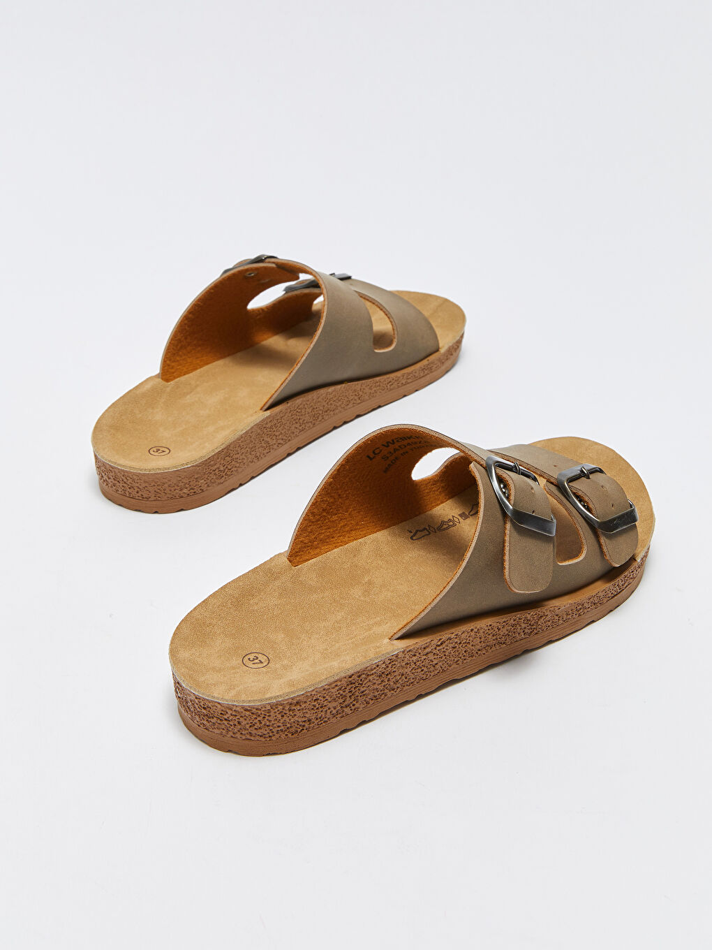 Kahverengi Çift Bantlı Toka Detaylı Kadın Terlik-3