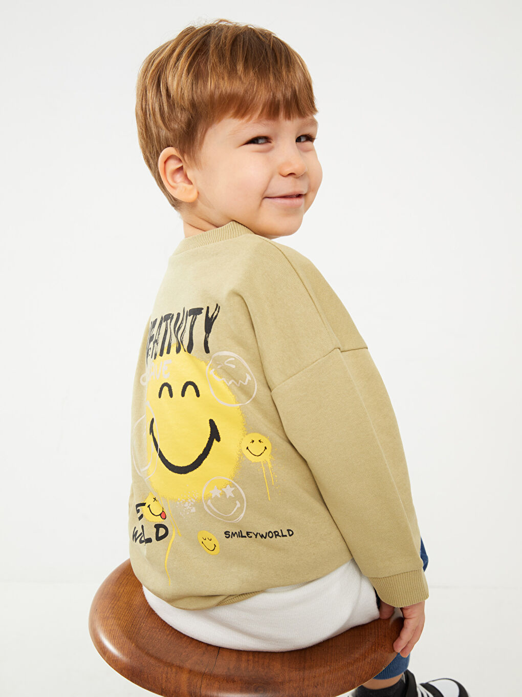 سويت شيرت ولادي رضع مطبوع سمايلي وورلد باكمام طويلة وياقة دائرية-1