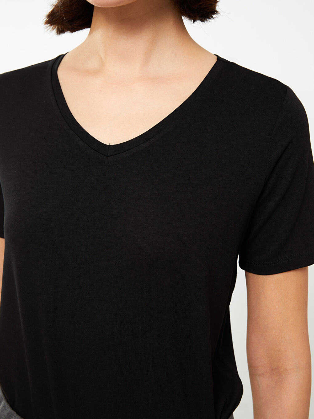 V-Neck Plain Short Sleeve Women's T-Shirt-3