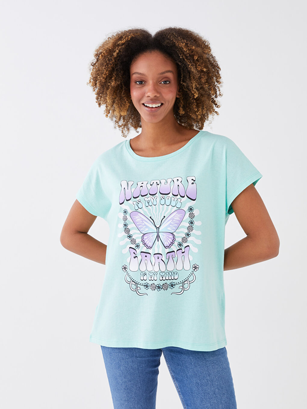 تيشيرت نسائي بأكمام قصيرة وياقة دائرية مطبوع