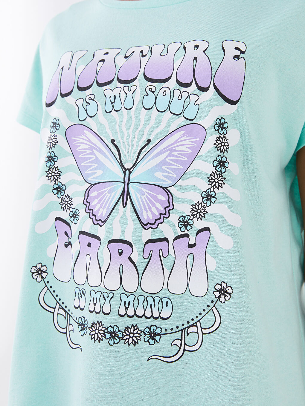 تيشيرت نسائي بأكمام قصيرة وياقة دائرية مطبوع-2