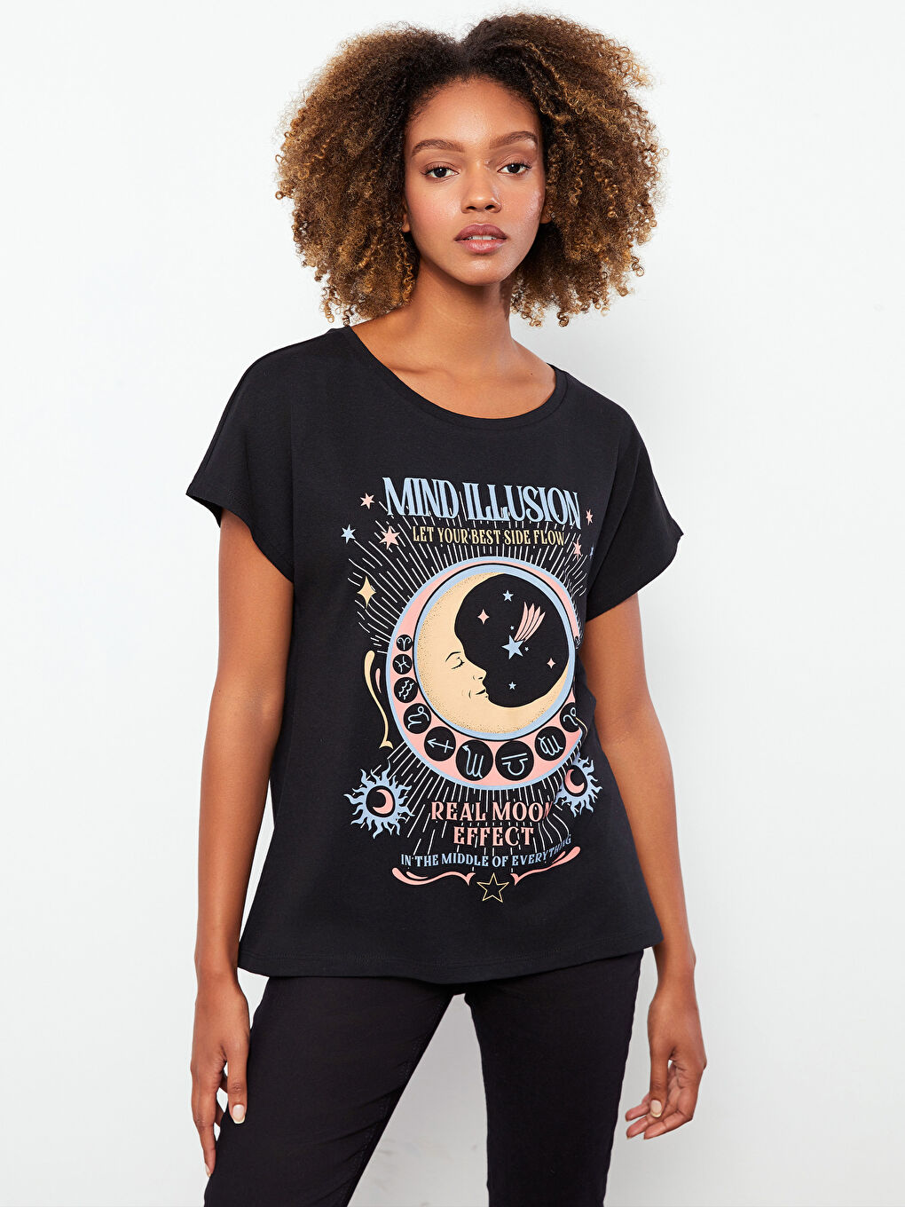 Siyah Bisiklet Yaka Baskılı Kısa Kollu Kadın Tişört