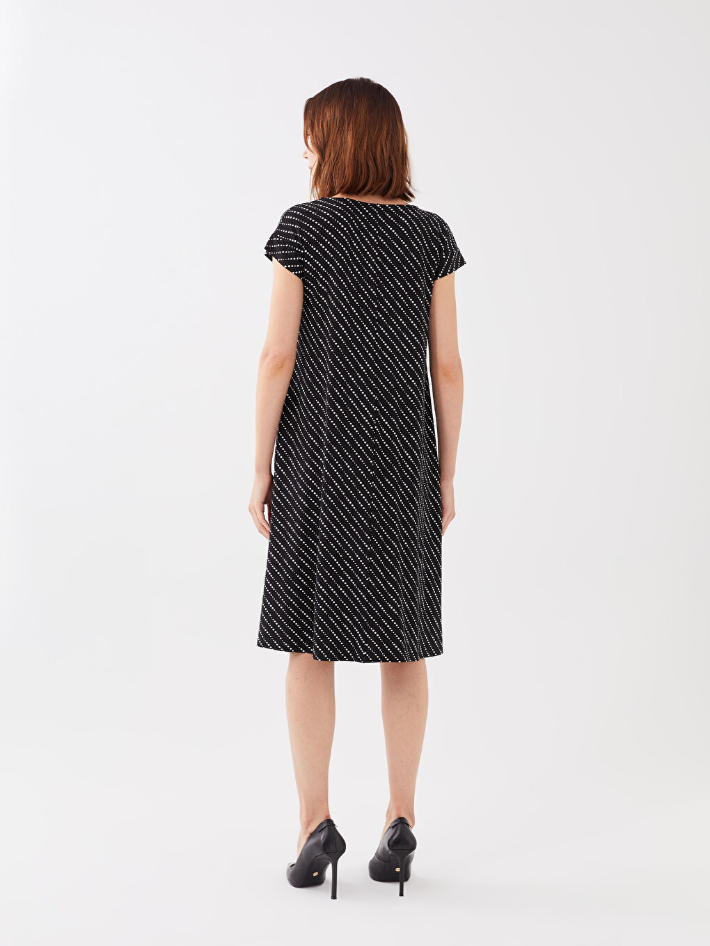 Siyah Bisiklet Yaka Puantiyeli Kısa Kollu A Kesim Kadın Elbise-5