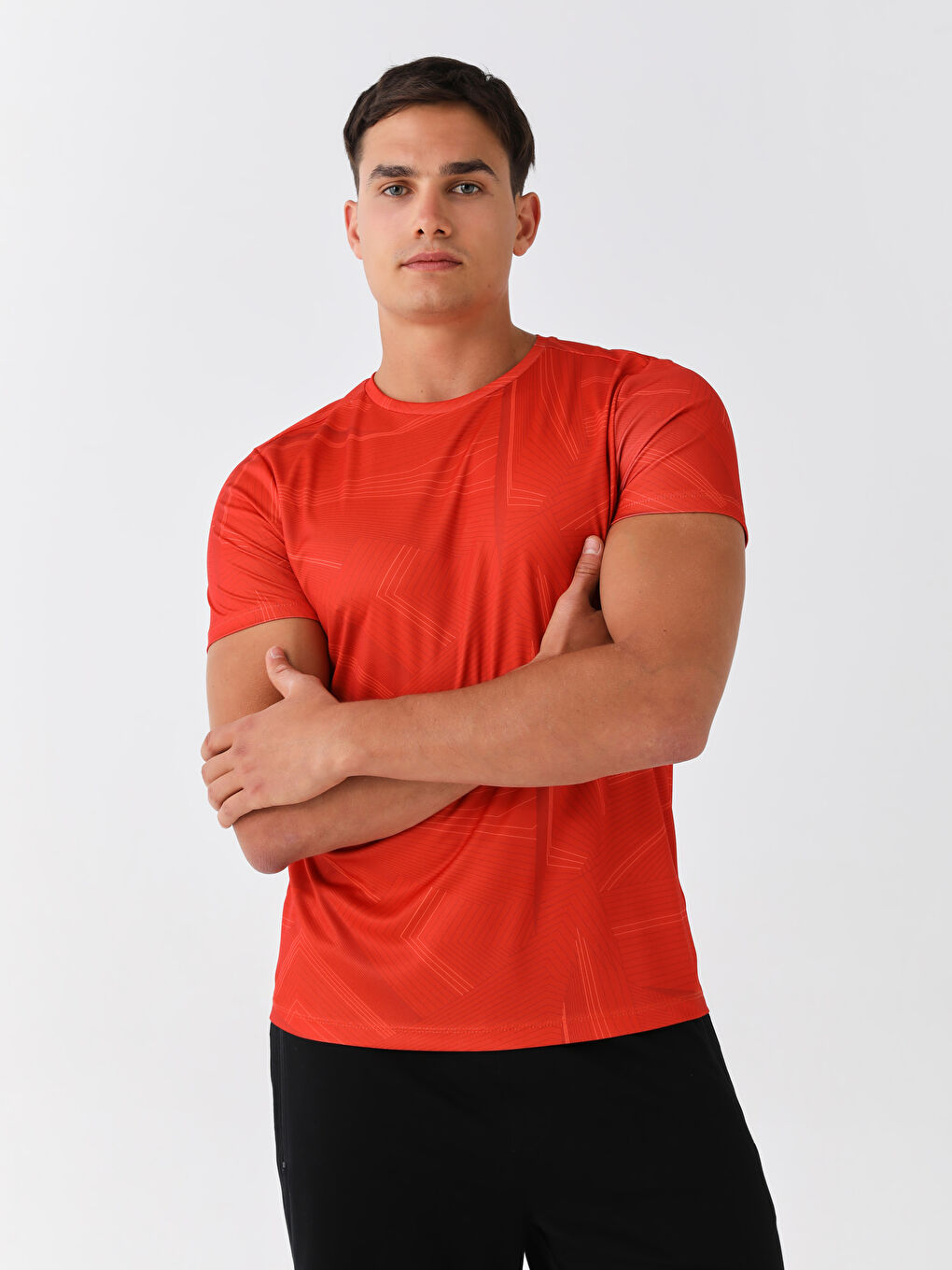 تيشيرت رياضي كم قصير بياقة دائرية للرجال