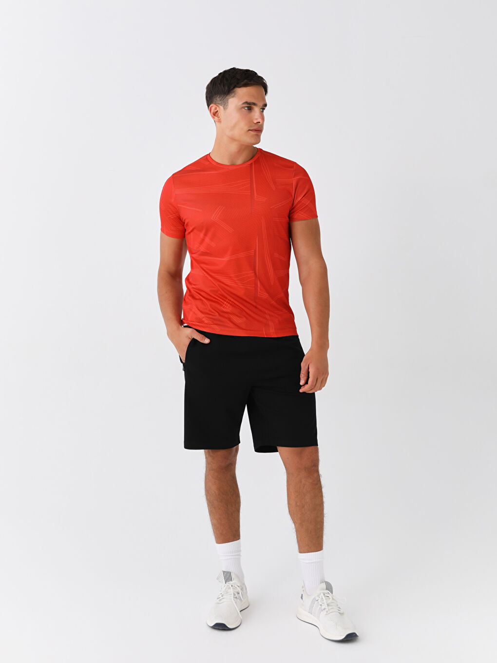 تيشيرت رياضي كم قصير بياقة دائرية للرجال-2