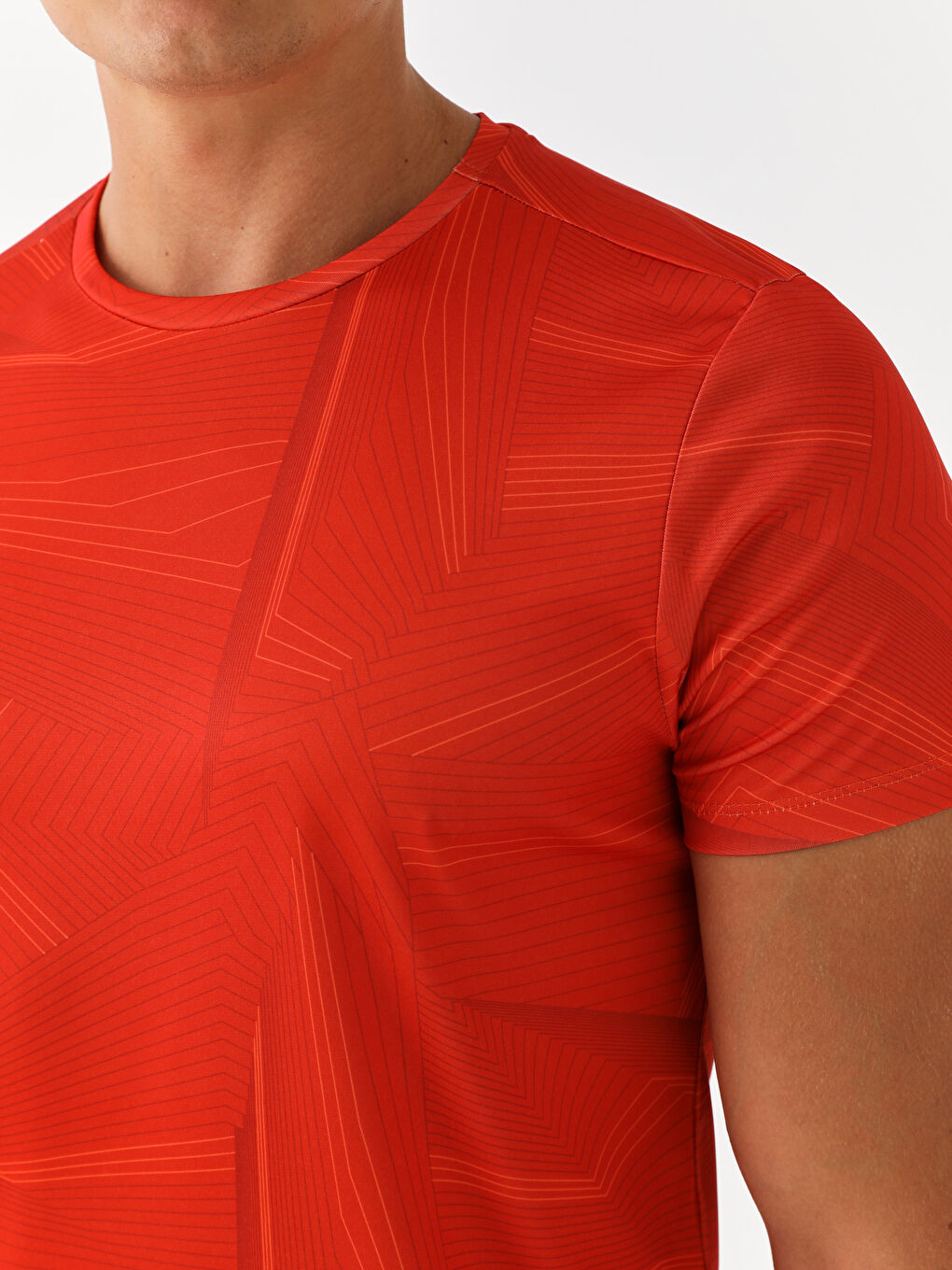 تيشيرت رياضي كم قصير بياقة دائرية للرجال-3