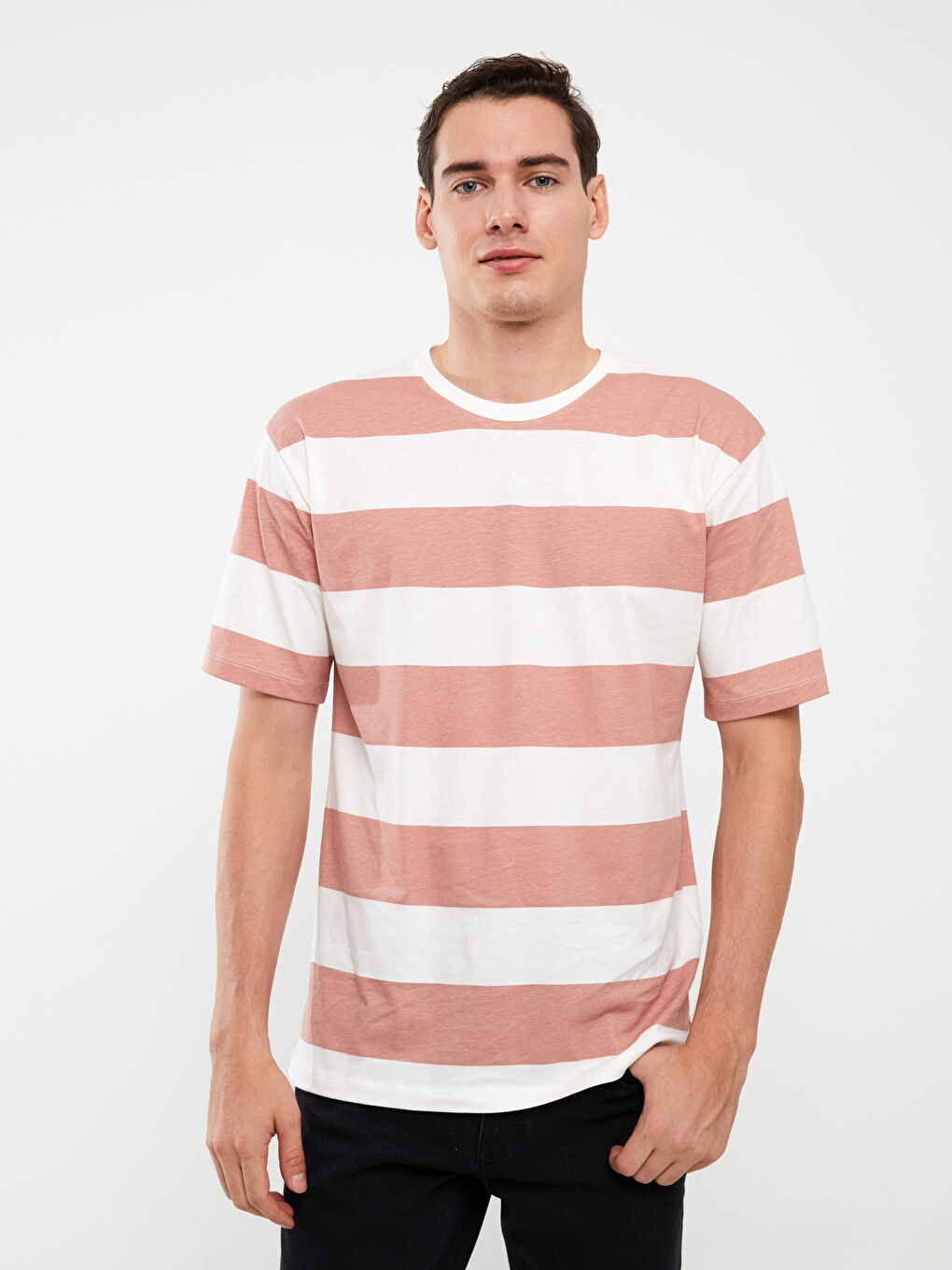 Pembe Bisiklet Yaka Kısa Kollu Renk Bloklu Penye Erkek Tişört