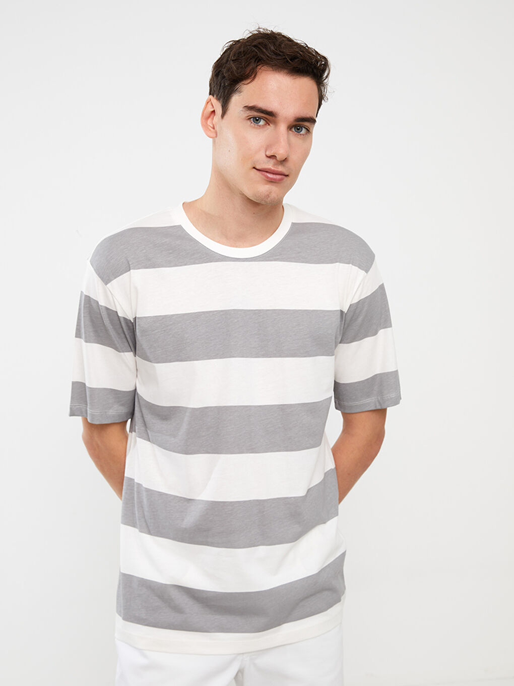 Gri Bisiklet Yaka Kısa Kollu Renk Bloklu Penye Erkek Tişört