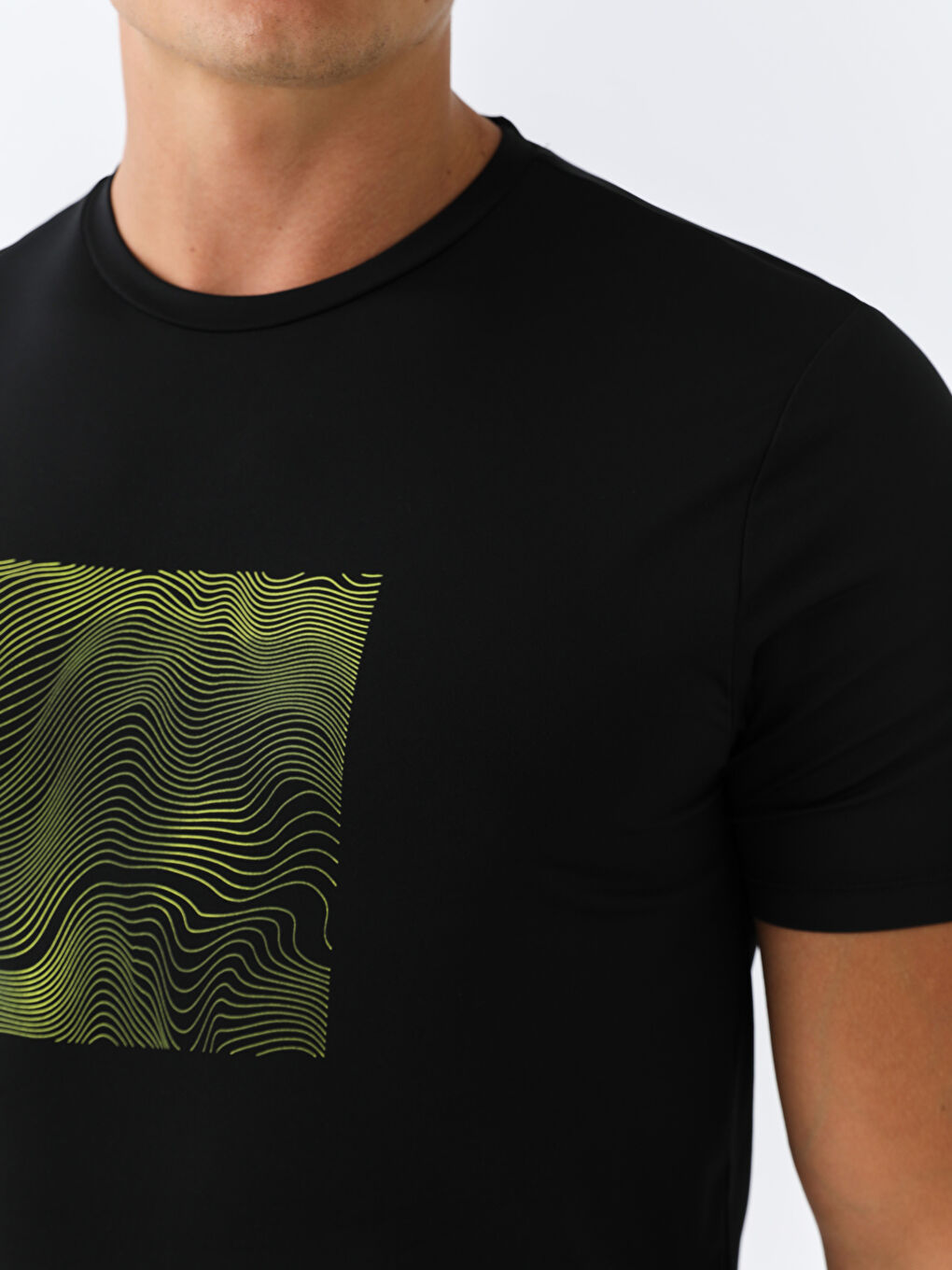 Siyah Bisiklet Yaka Kısa Kollu Baskılı Erkek Spor Tişört-3