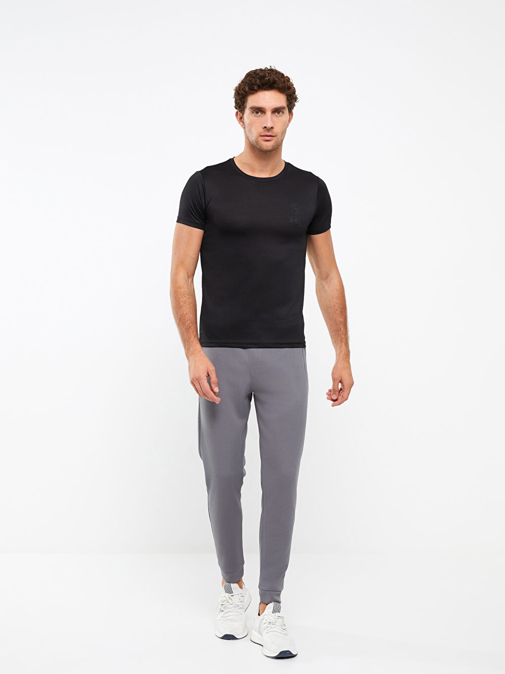 تيشيرت رياضي كم قصير بياقة دائرية للرجال-2