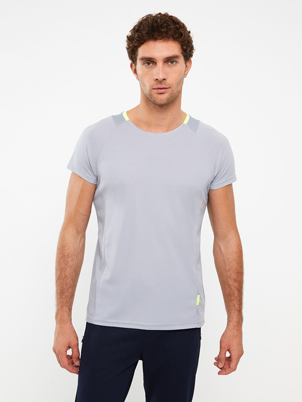 قميص رياضي سادة كم قصير ياقة دائرية للرجال-1