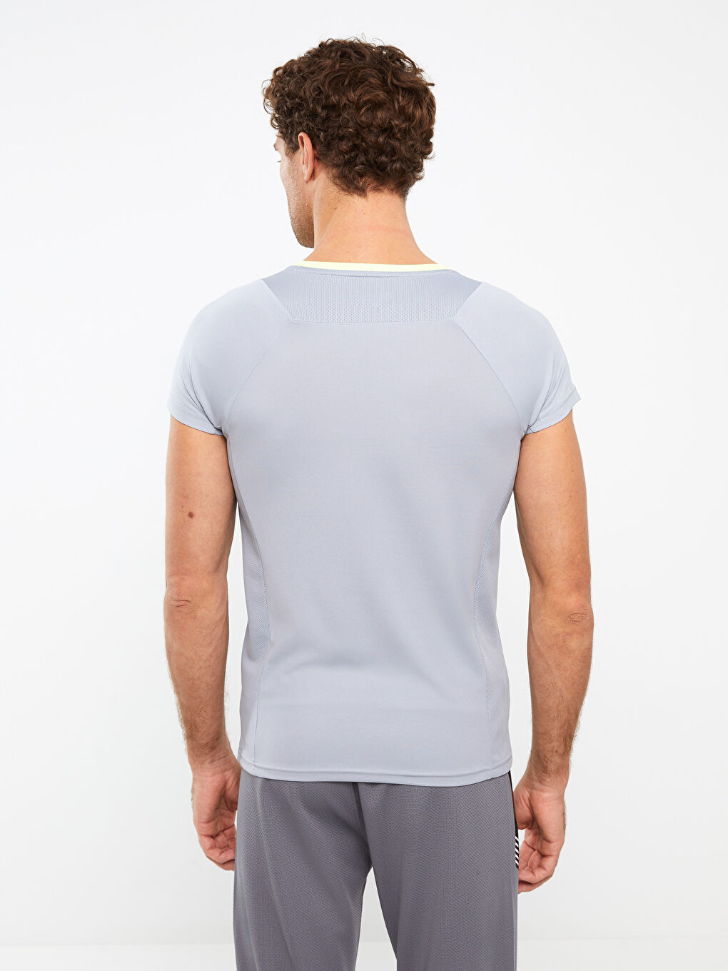 Gri Bisiklet Yaka Baskılı Kısa Kollu Erkek Spor Tişört-4