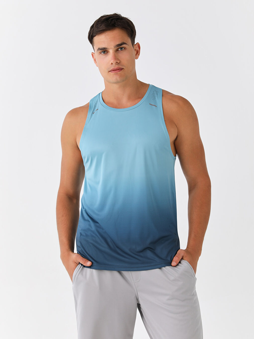 მრგვალი საყელო მამაკაცის უმკლავო მაისური-1