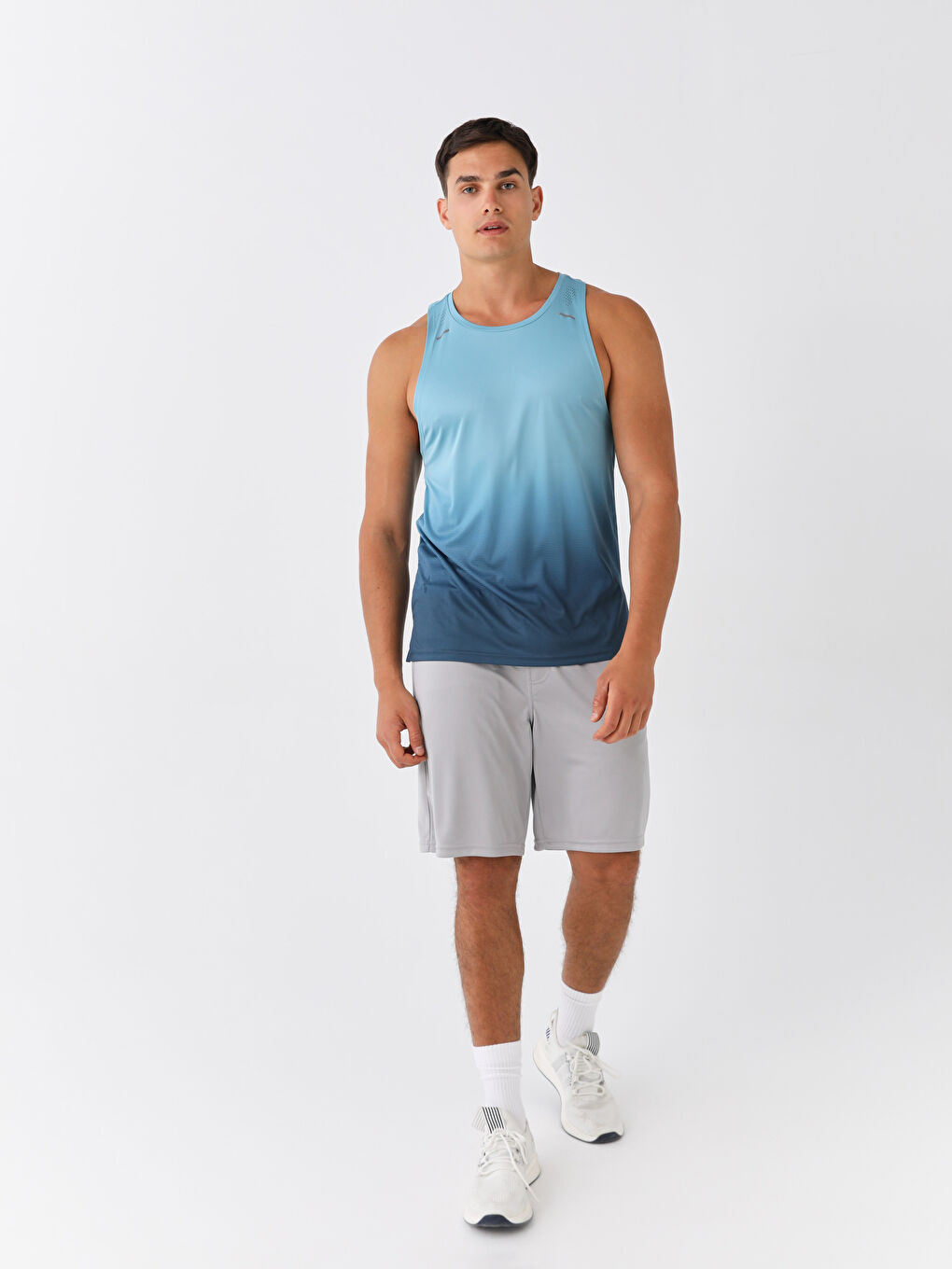 მრგვალი საყელო მამაკაცის უმკლავო მაისური-2